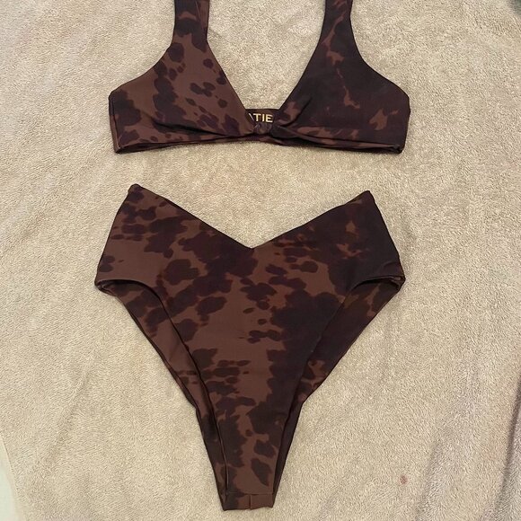 Skatie Yellowstone Bikini Set - Picture 3 of 8